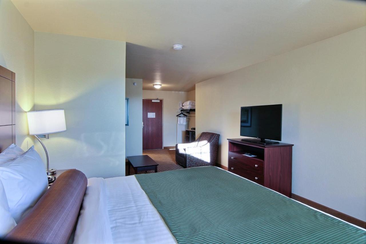 Cobblestone Hotel&Suites - Beulah Extérieur photo