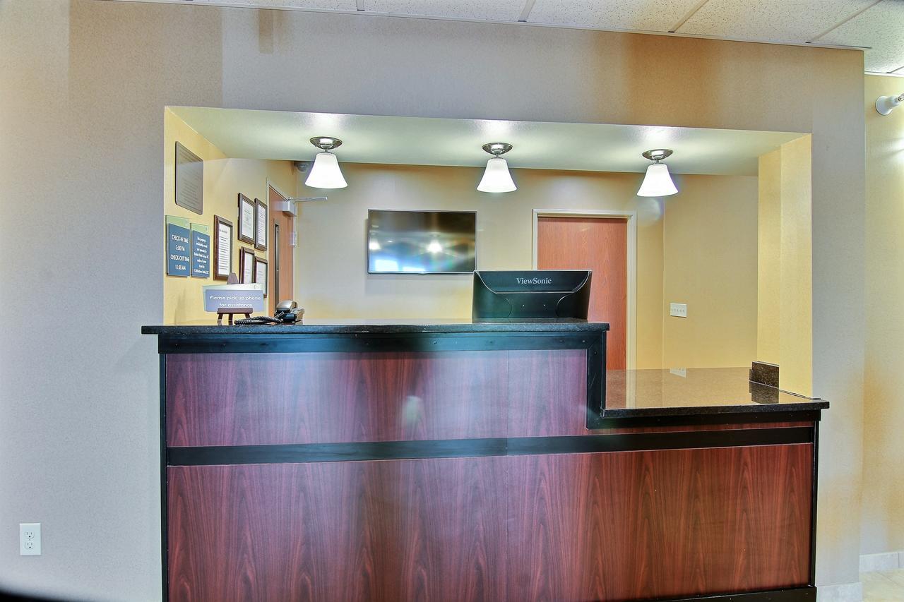 Cobblestone Hotel&Suites - Beulah Extérieur photo
