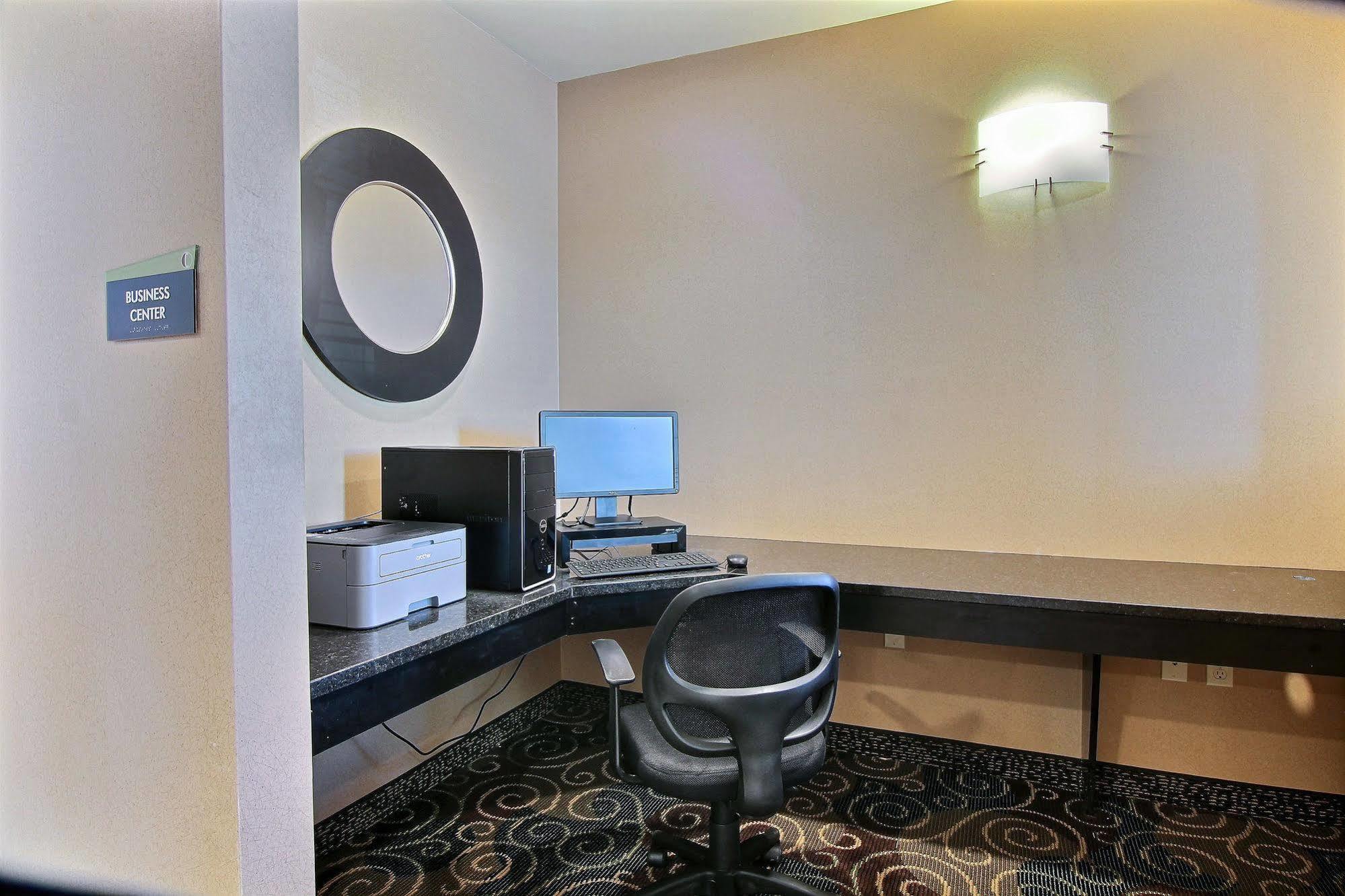 Cobblestone Hotel&Suites - Beulah Extérieur photo
